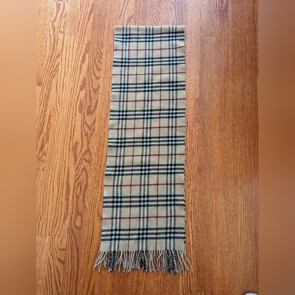 Authentic vintage Burberry classic check wool scarf. Made in London unisex - Picture 2 of 3